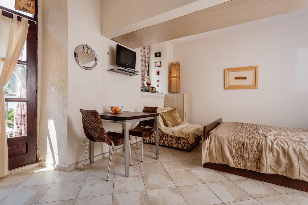 Celine'S Place By The Sea Kotor Exterior foto
